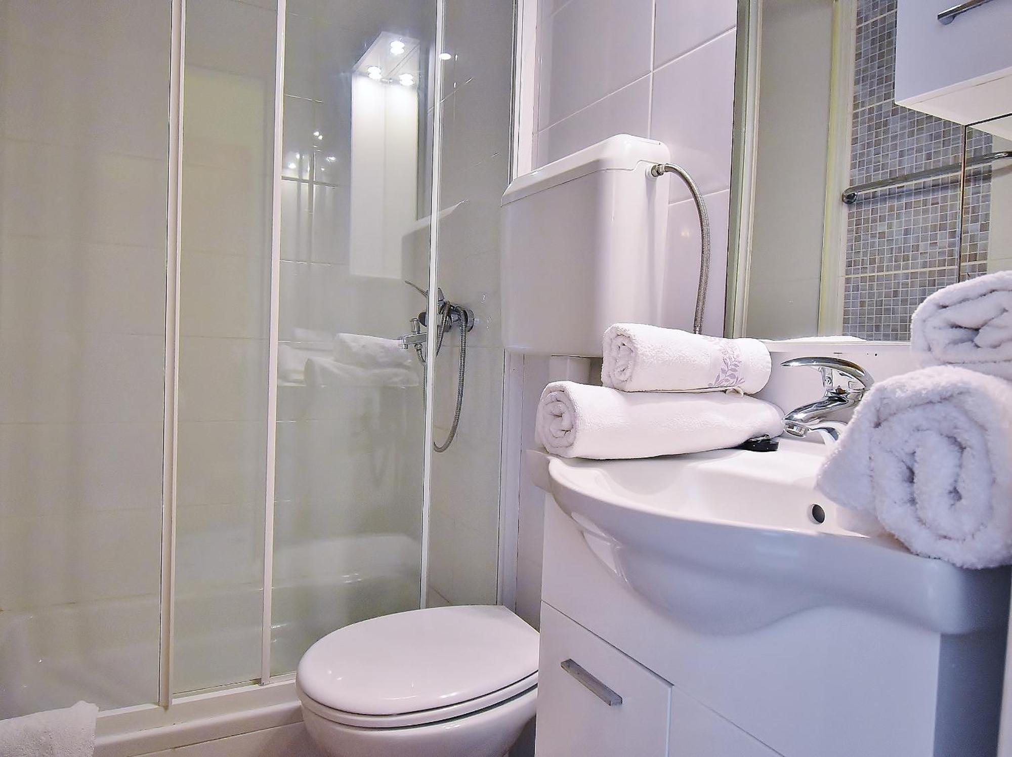 Lucija Apartment Kampor Luaran gambar