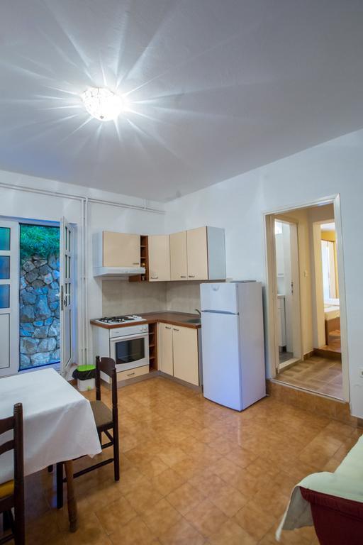 Lucija Apartment Kampor Luaran gambar