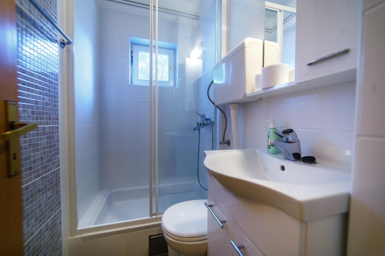 Lucija Apartment Kampor Luaran gambar