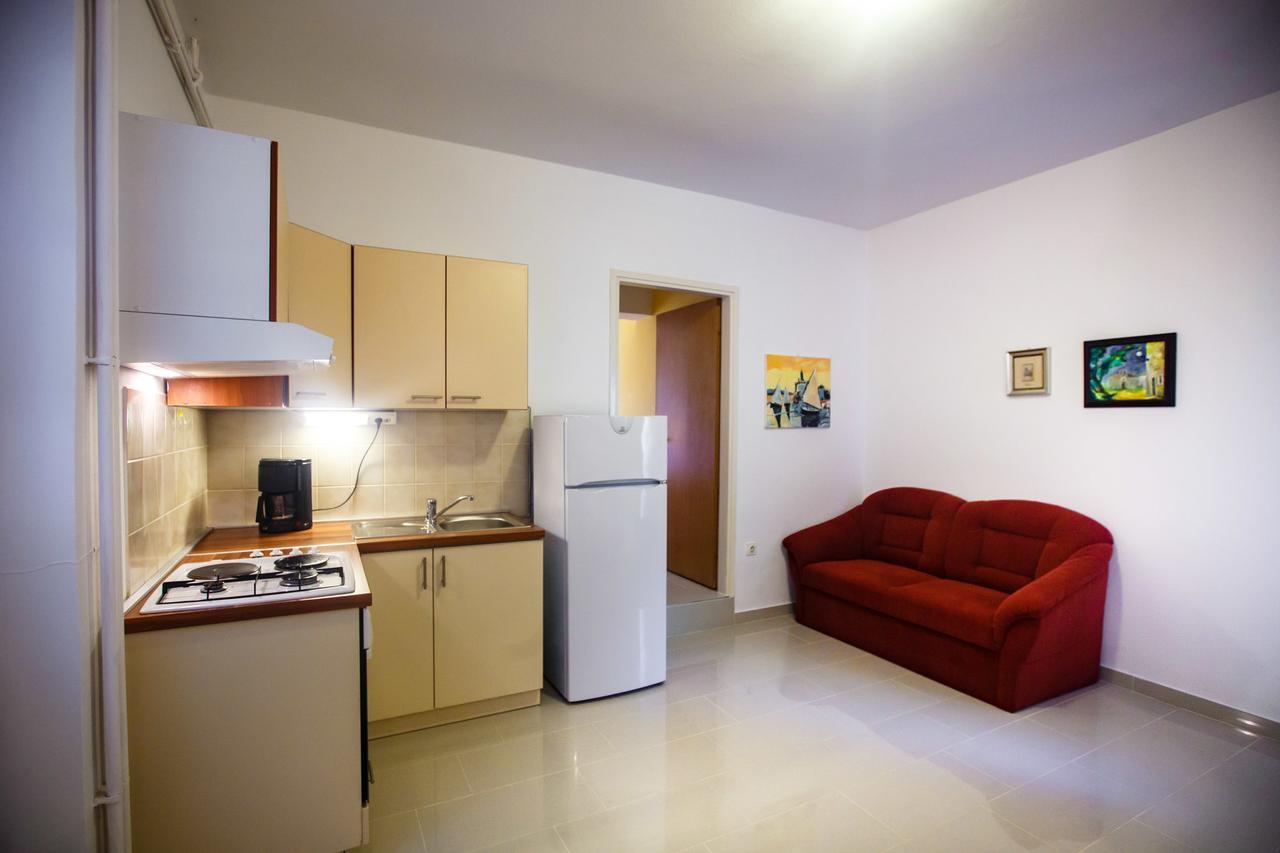 Lucija Apartment Kampor Luaran gambar